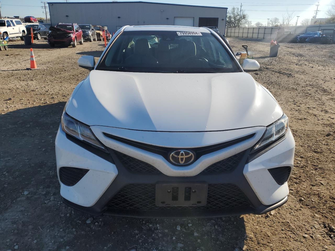 VIN 4T1B11HK0JU030445 2018 TOYOTA CAMRY no.5