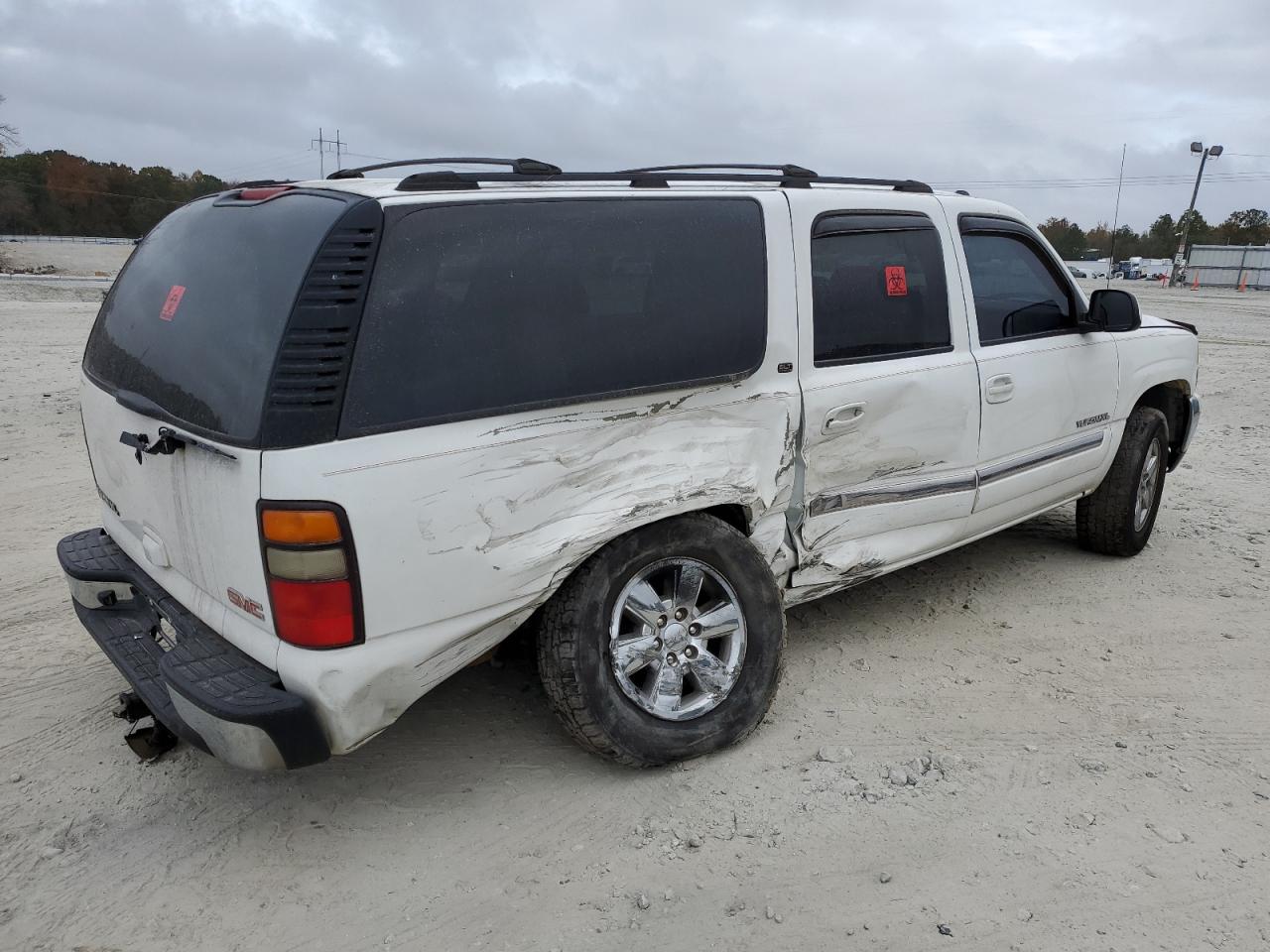 2004 GMC Yukon - Image 3