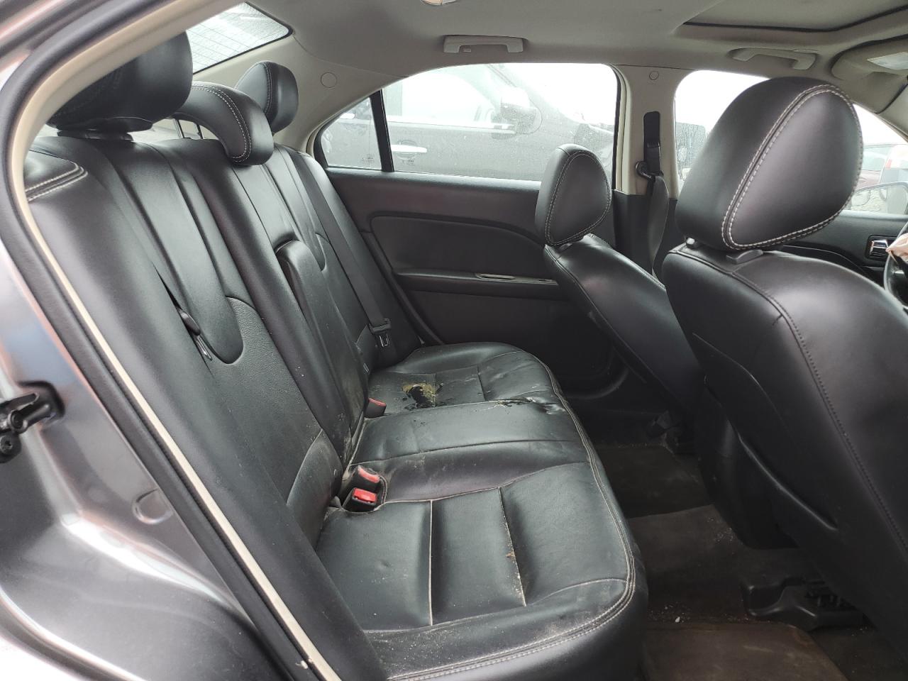 2012 Ford Fusion - Image 10