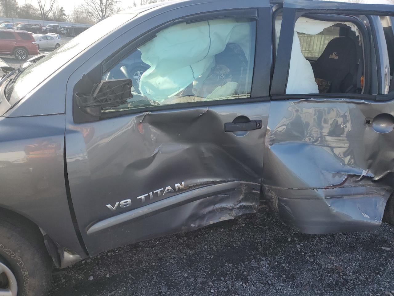 2014 Nissan Titan - Image 7