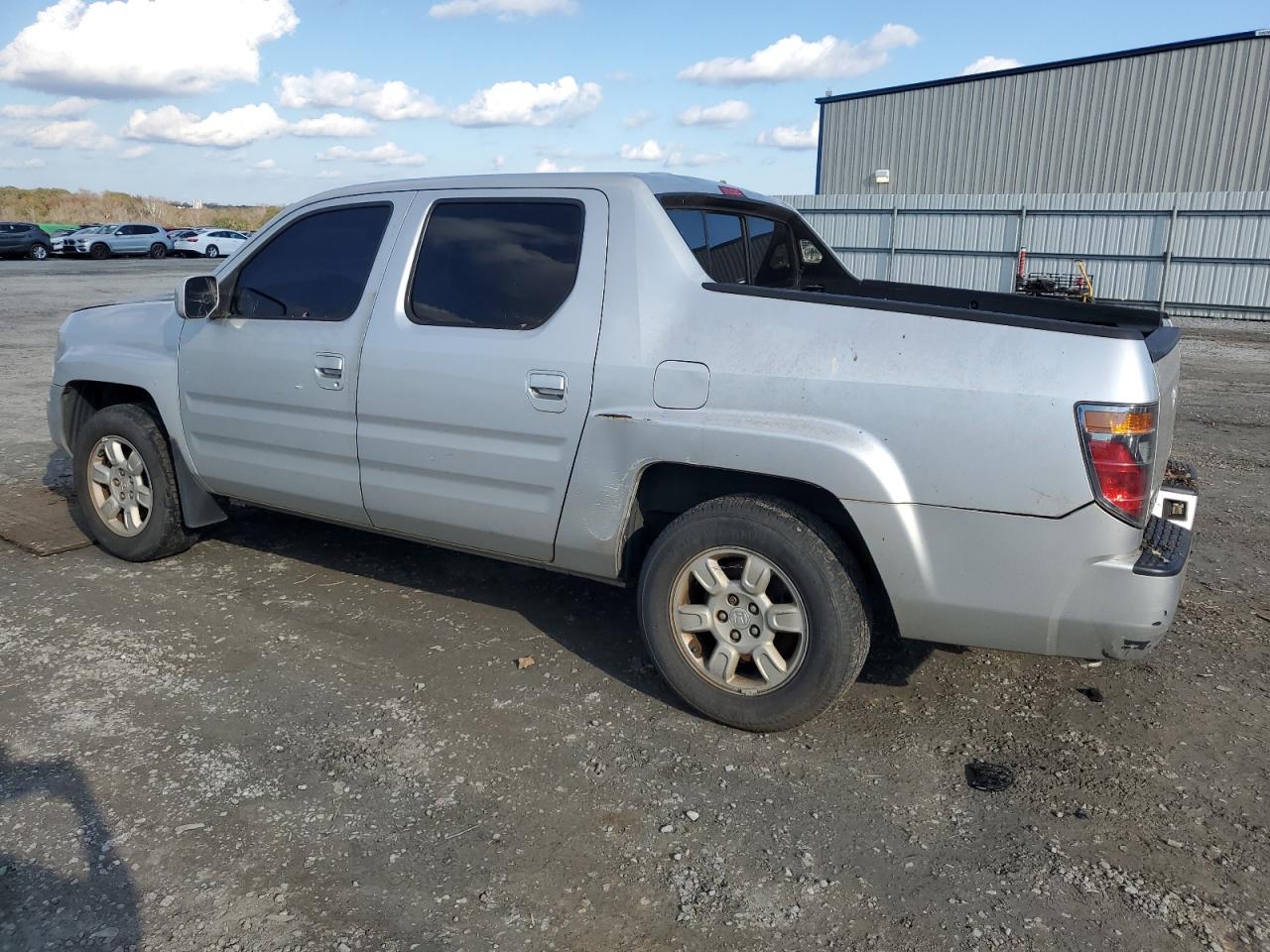 2006 Honda Ridgeline - Image 2