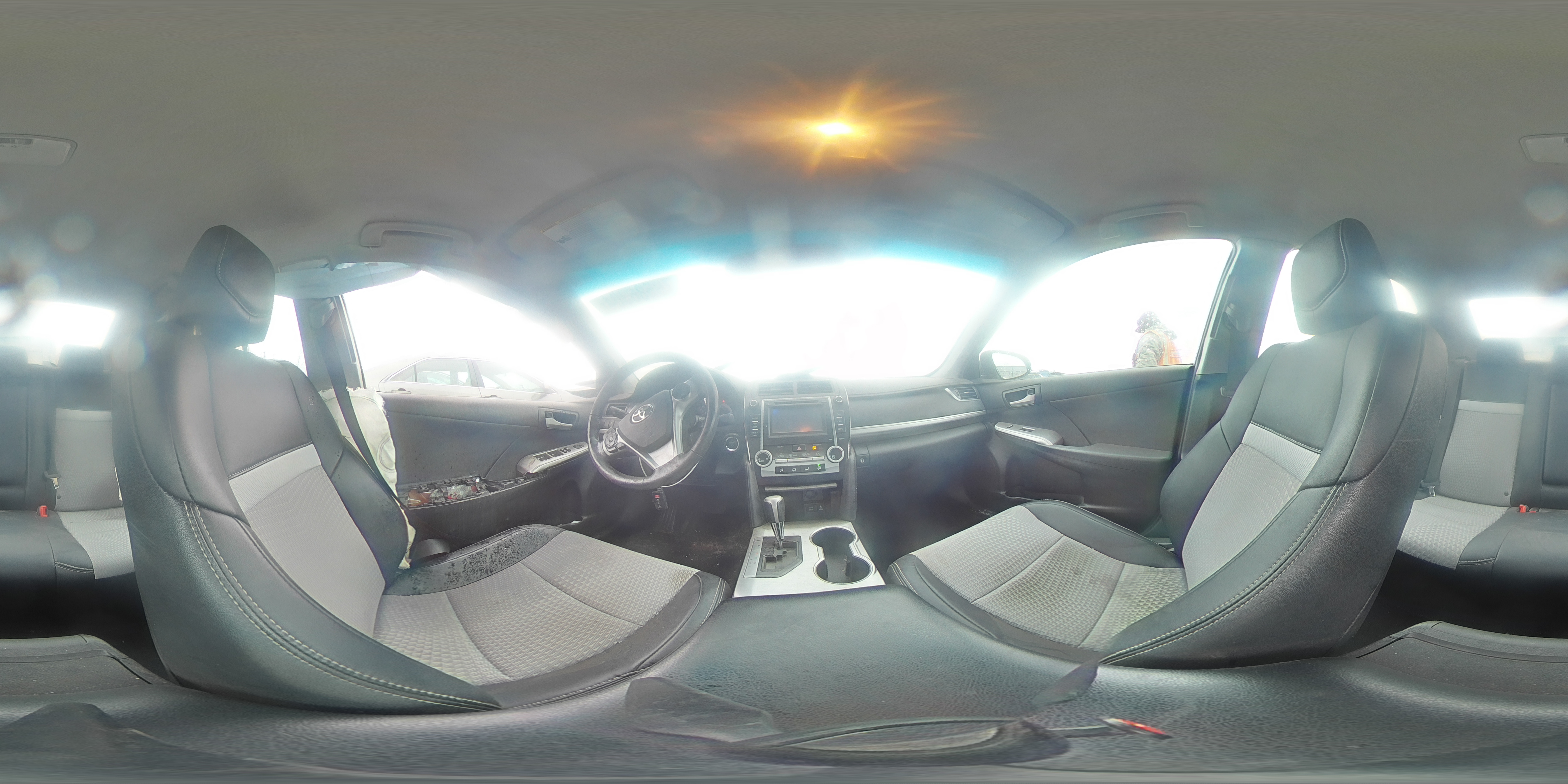2013 Toyota Camry - Image 14