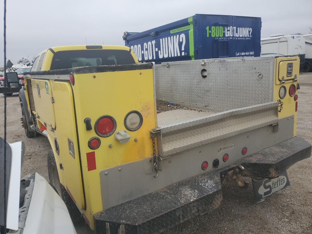 2015 Ford F550 - Image 2
