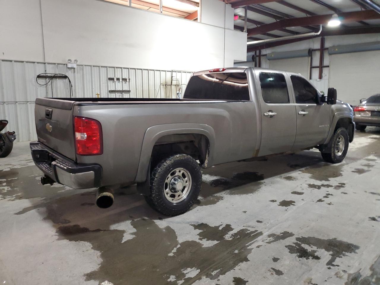 2009 Chevrolet Silverado - Image 3
