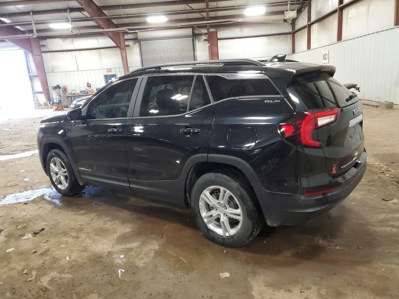 2022 GMC Terrain - Image 2