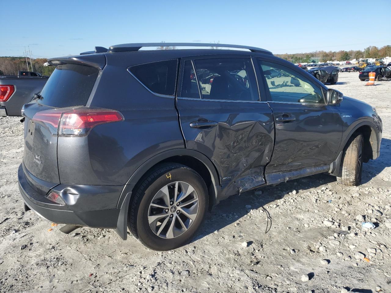 2018 Toyota RAV 4 - Image 3