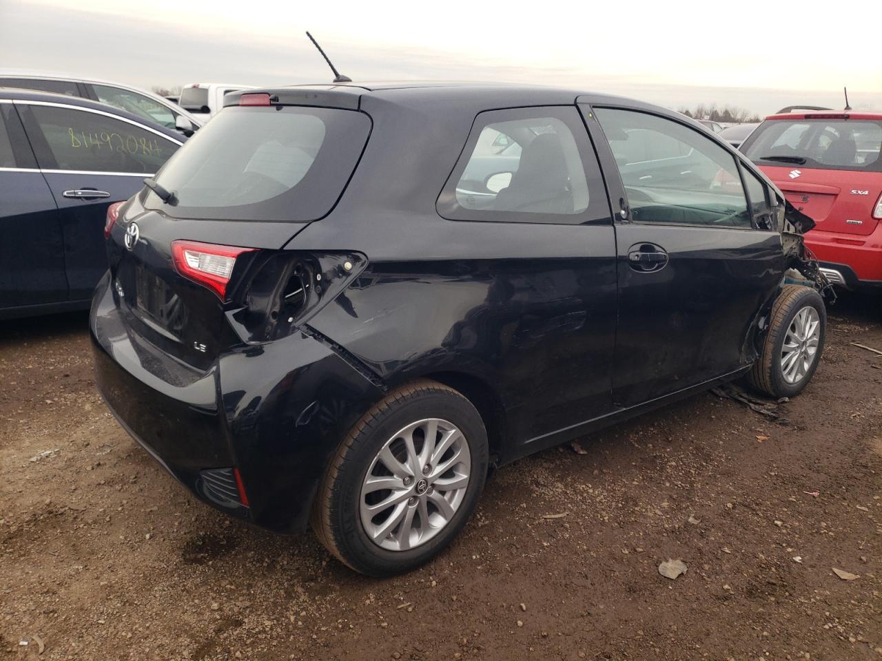 VIN VNKJTUD31JA091211 2018 TOYOTA YARIS no.3