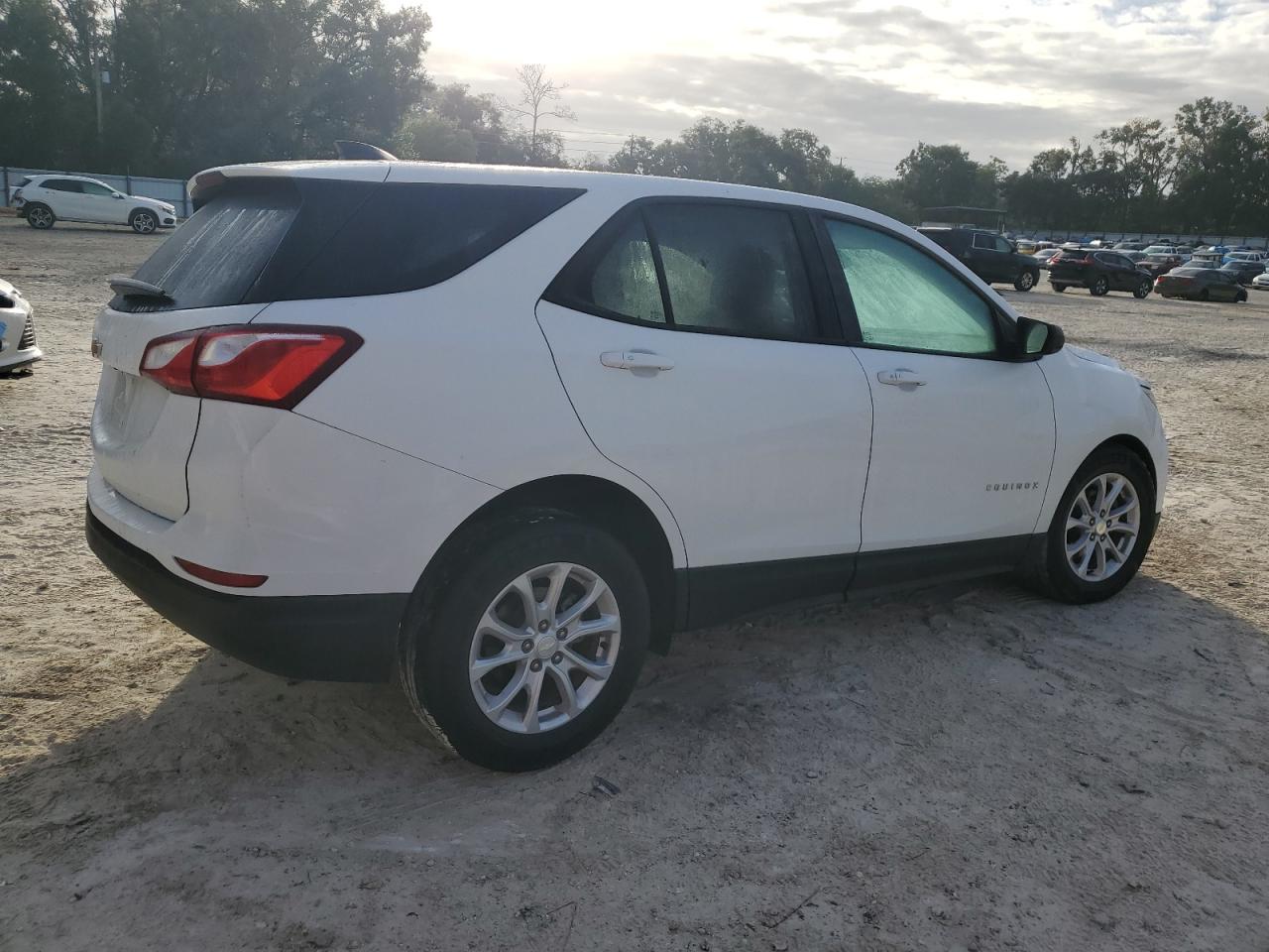 2019 Chevrolet Equinox - Image 3