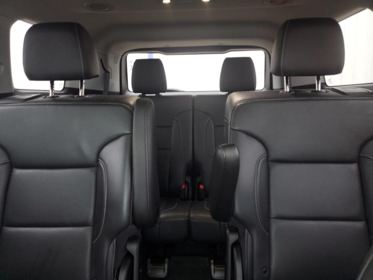 2021 GMC Acadia - Image 10