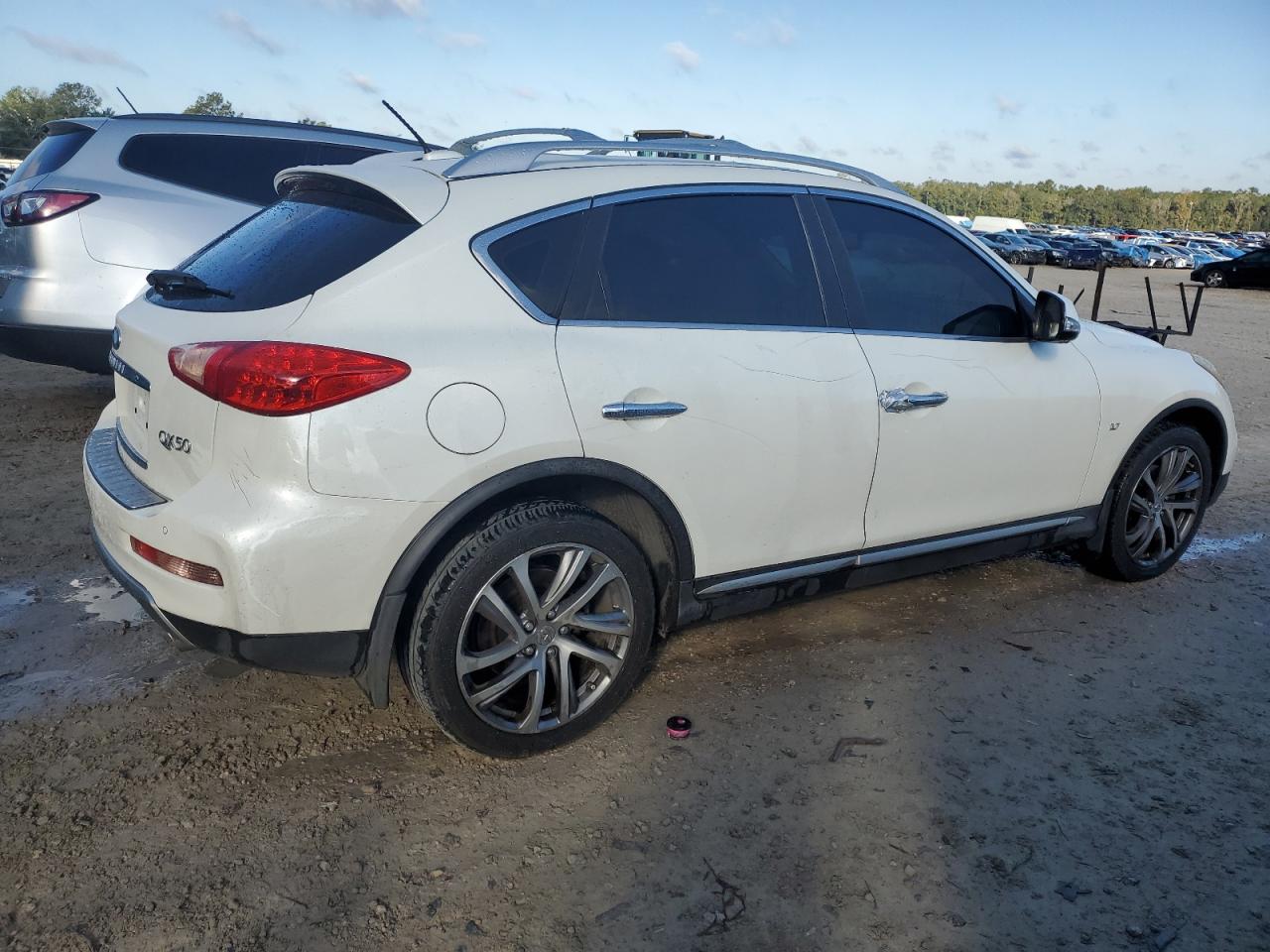 2017 Infiniti QX50 - Image 3