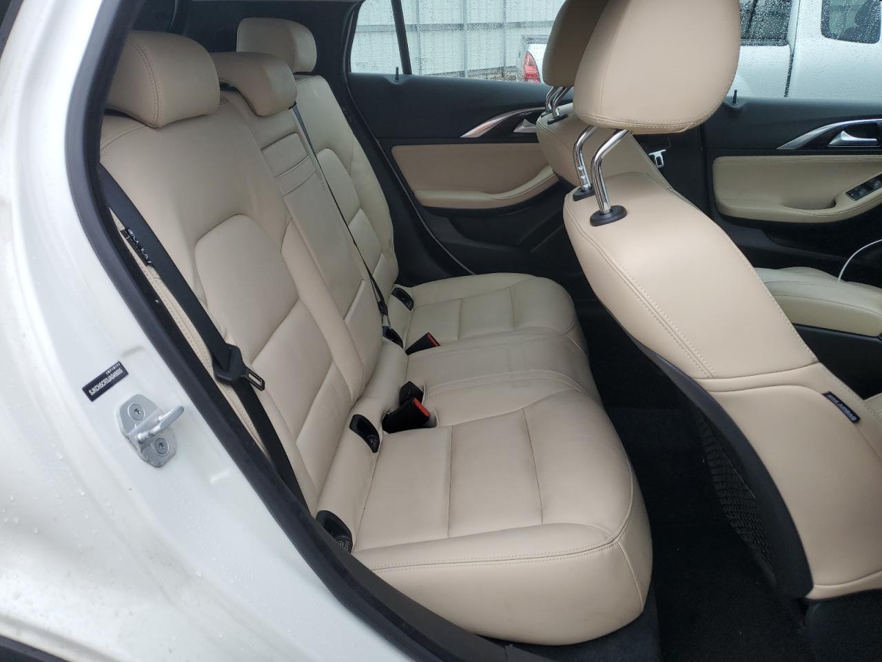 VIN SJKCH5CR3JA049005 2018 INFINITI QX30 no.11