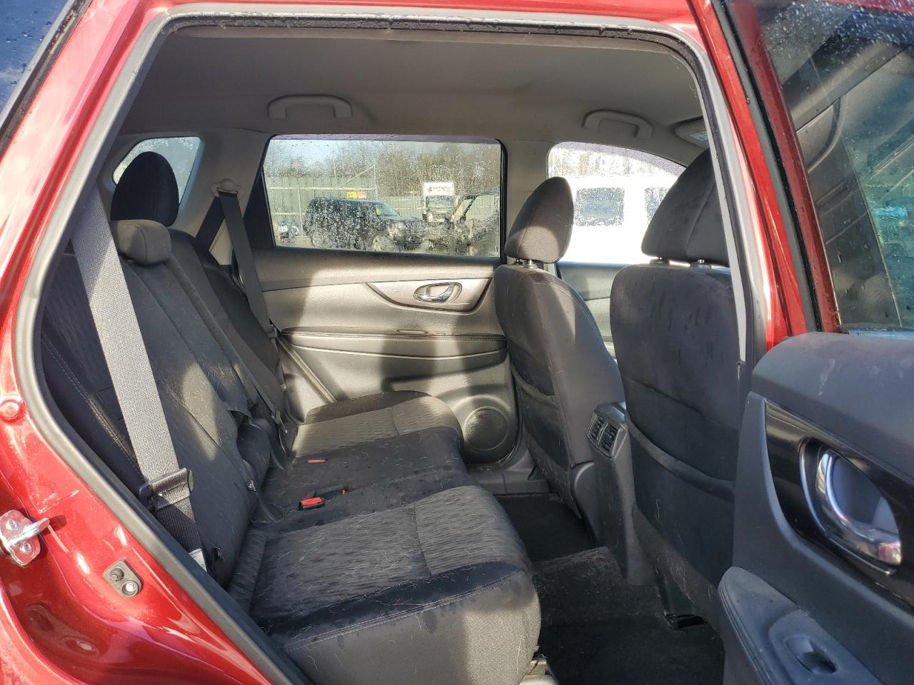 2018 Nissan Rogue - Image 11
