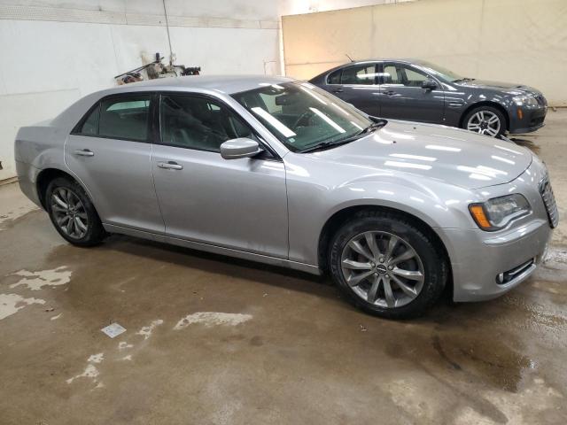  CHRYSLER 300 2014 Srebrny