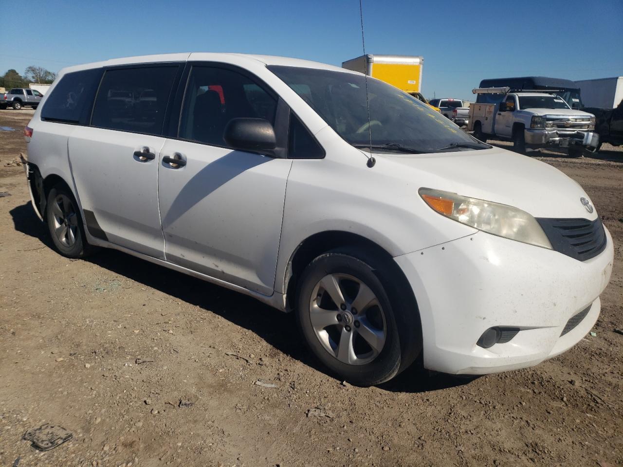 2011 Toyota Sienna - Image 4
