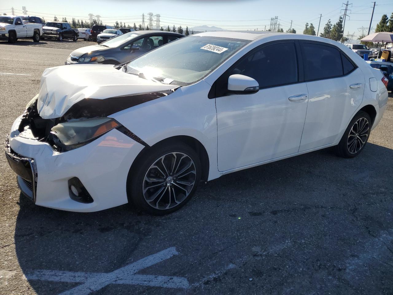 VIN 5YFBURHE2FP353954 2015 TOYOTA COROLLA no.1