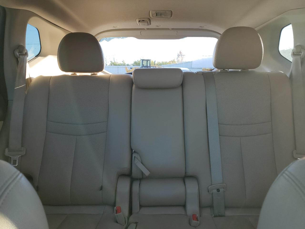2017 Nissan Rogue - Image 10