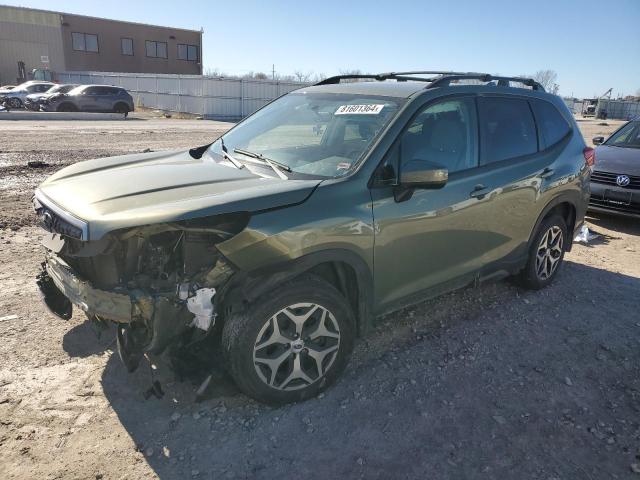  SUBARU FORESTER 2019 Зеленый