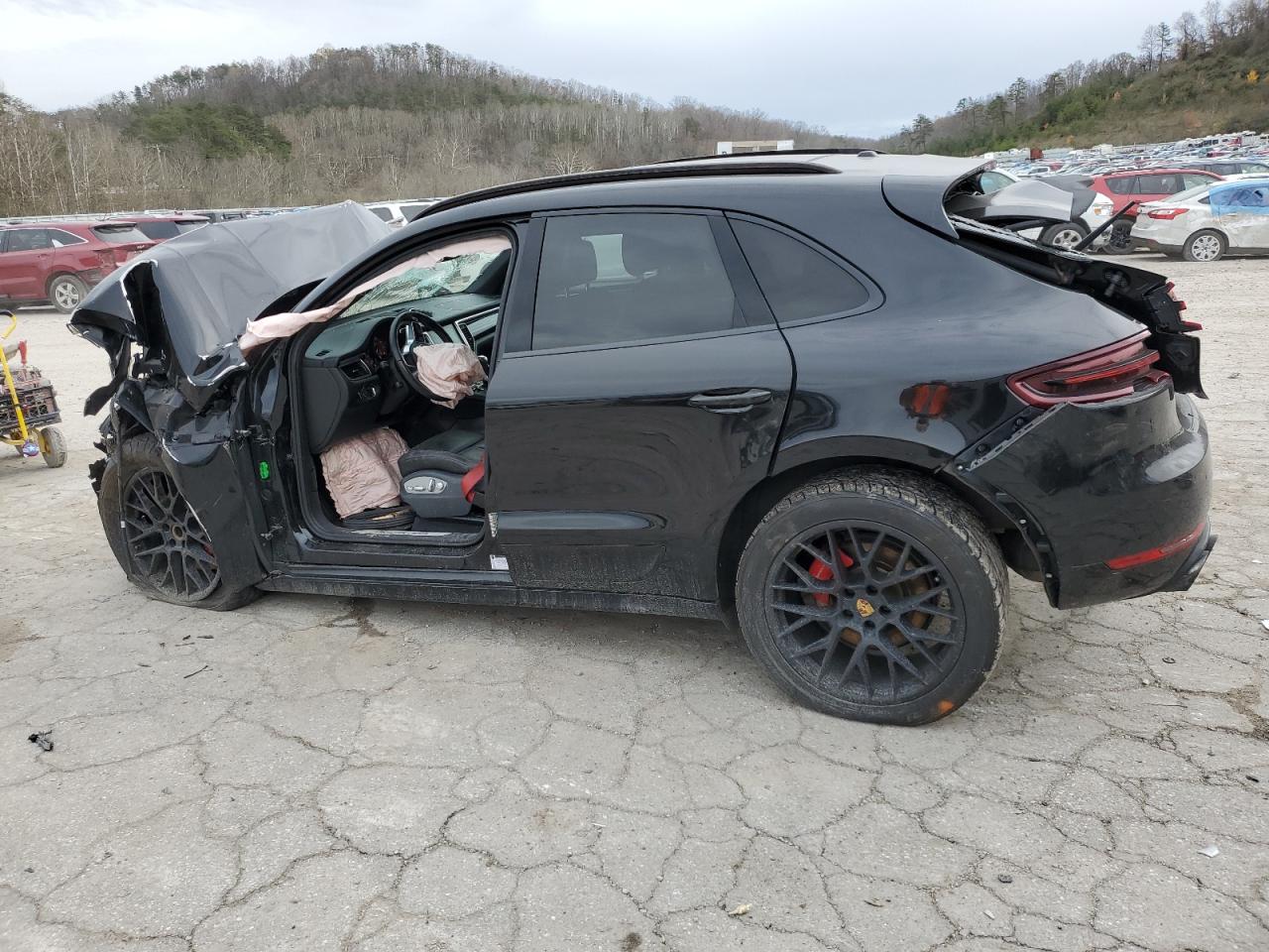 2017 Porsche Macan - Image 2