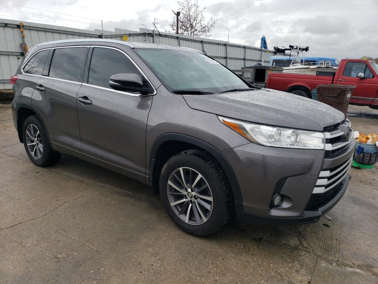 2018 Toyota Highlander - Image 4