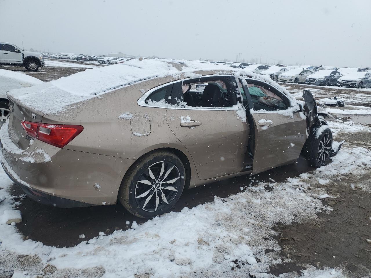 VIN 1G1ZD5ST3JF228596 2018 CHEVROLET MALIBU no.3