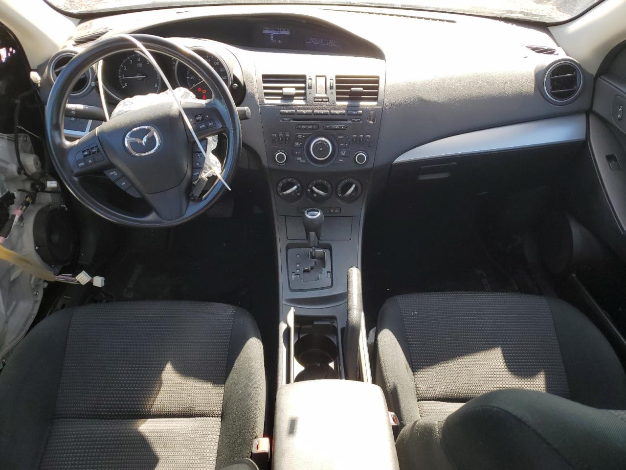 2013 Mazda 3 - Image 8