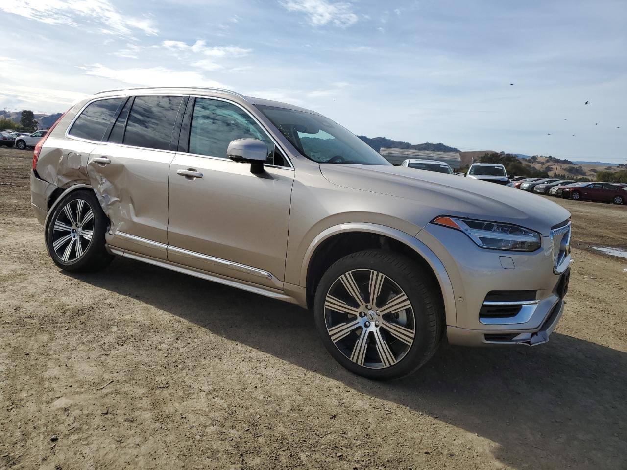 2023 Volvo XC90 - Image 4