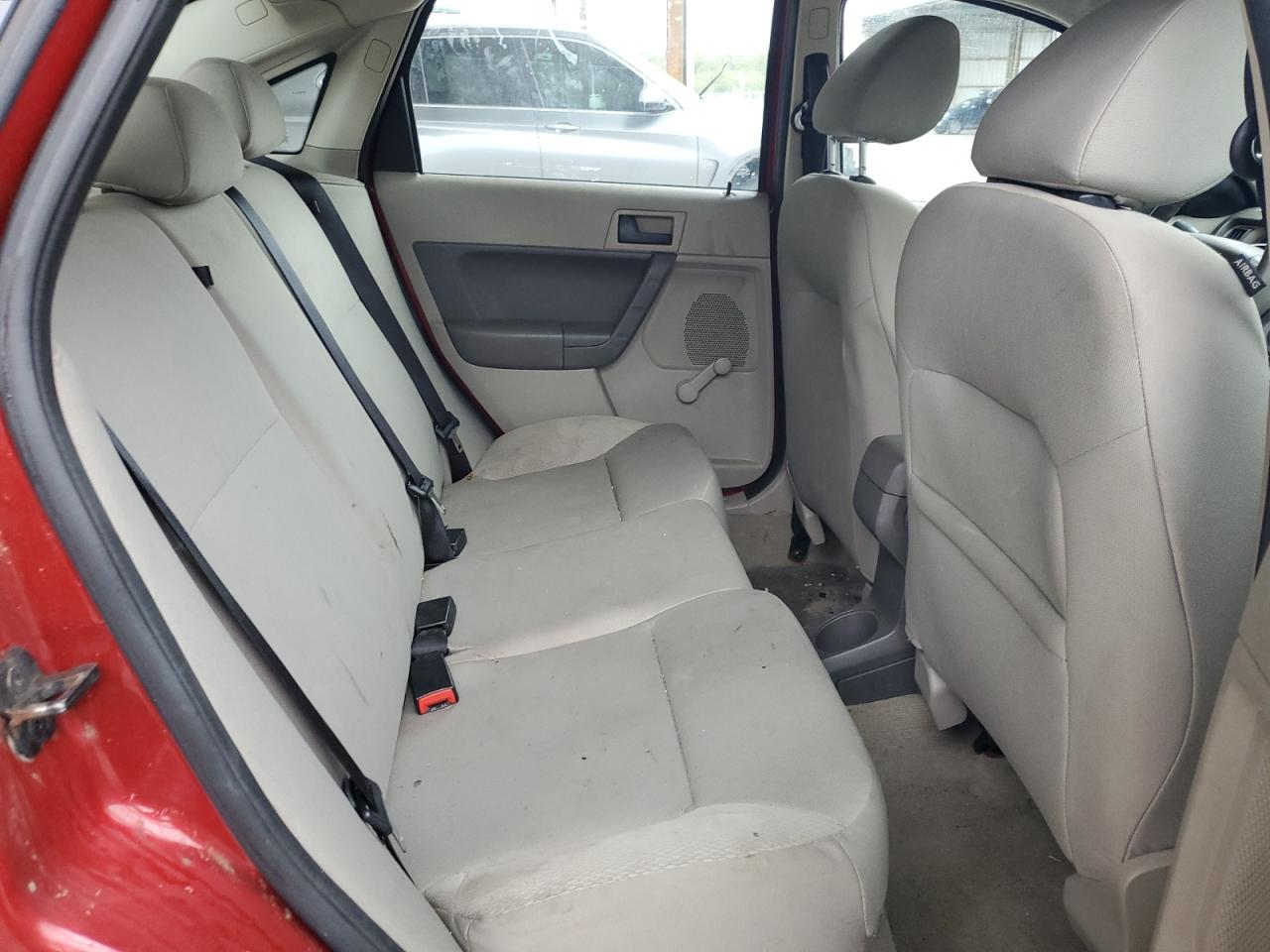 2010 Ford Focus - Image 11