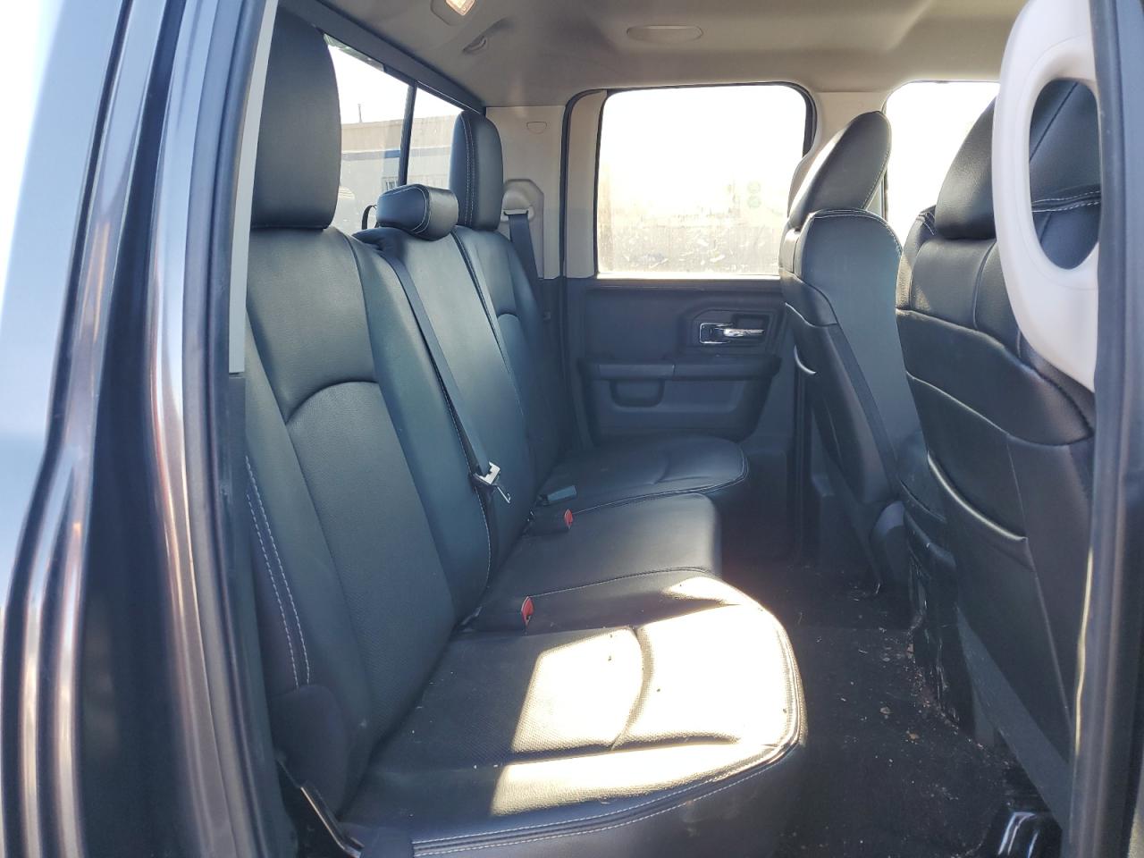 2016 RAM 1500 - Image 10