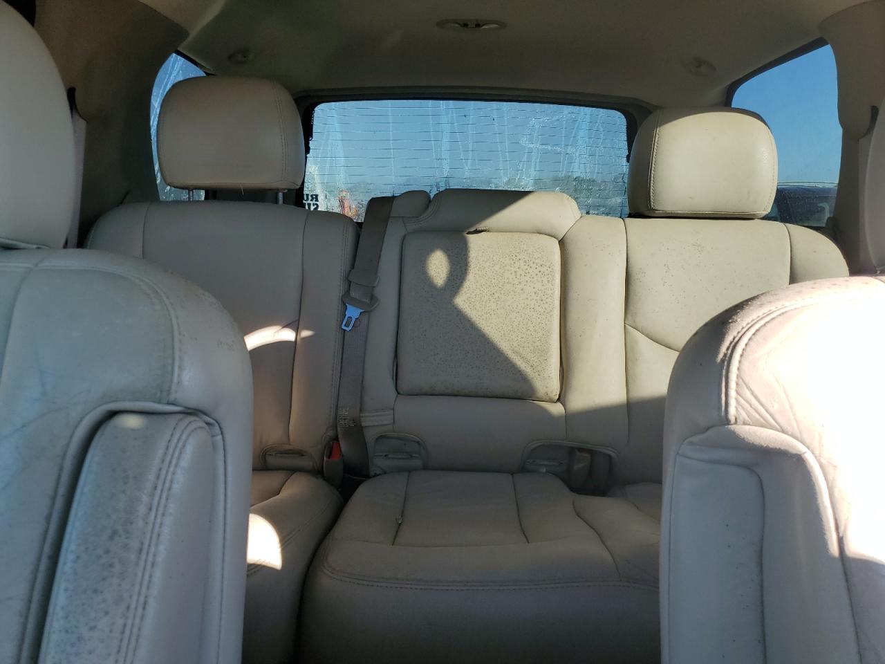 2004 Chevrolet Tahoe - Image 10