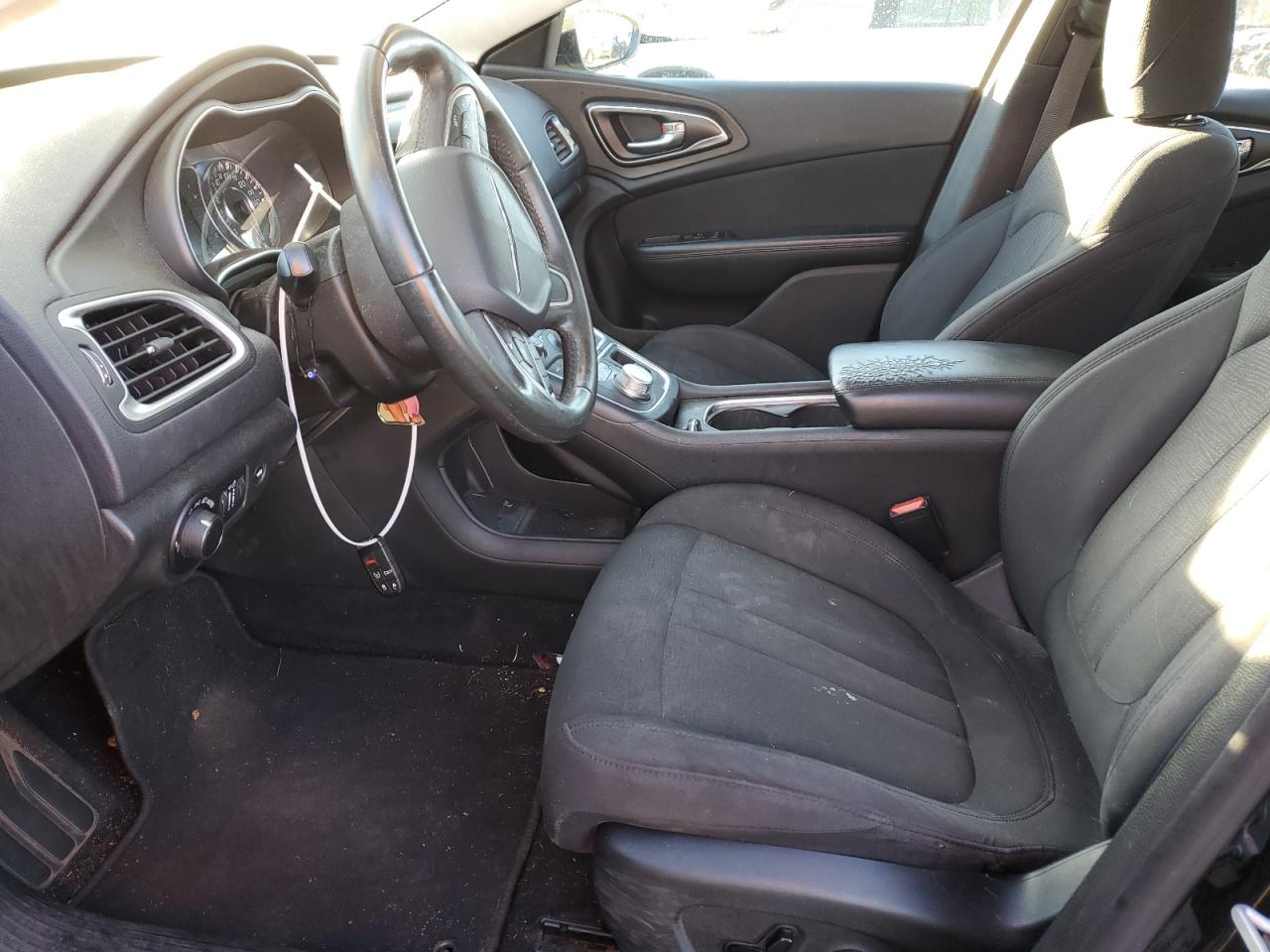 2015 Chrysler 200 - Image 7