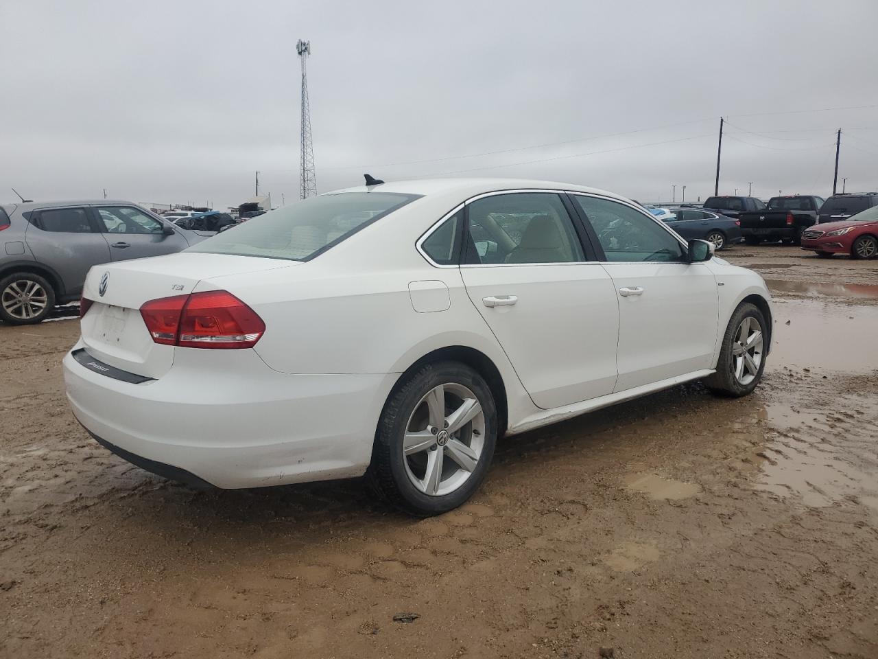 2015 Volkswagen Passat - Image 3