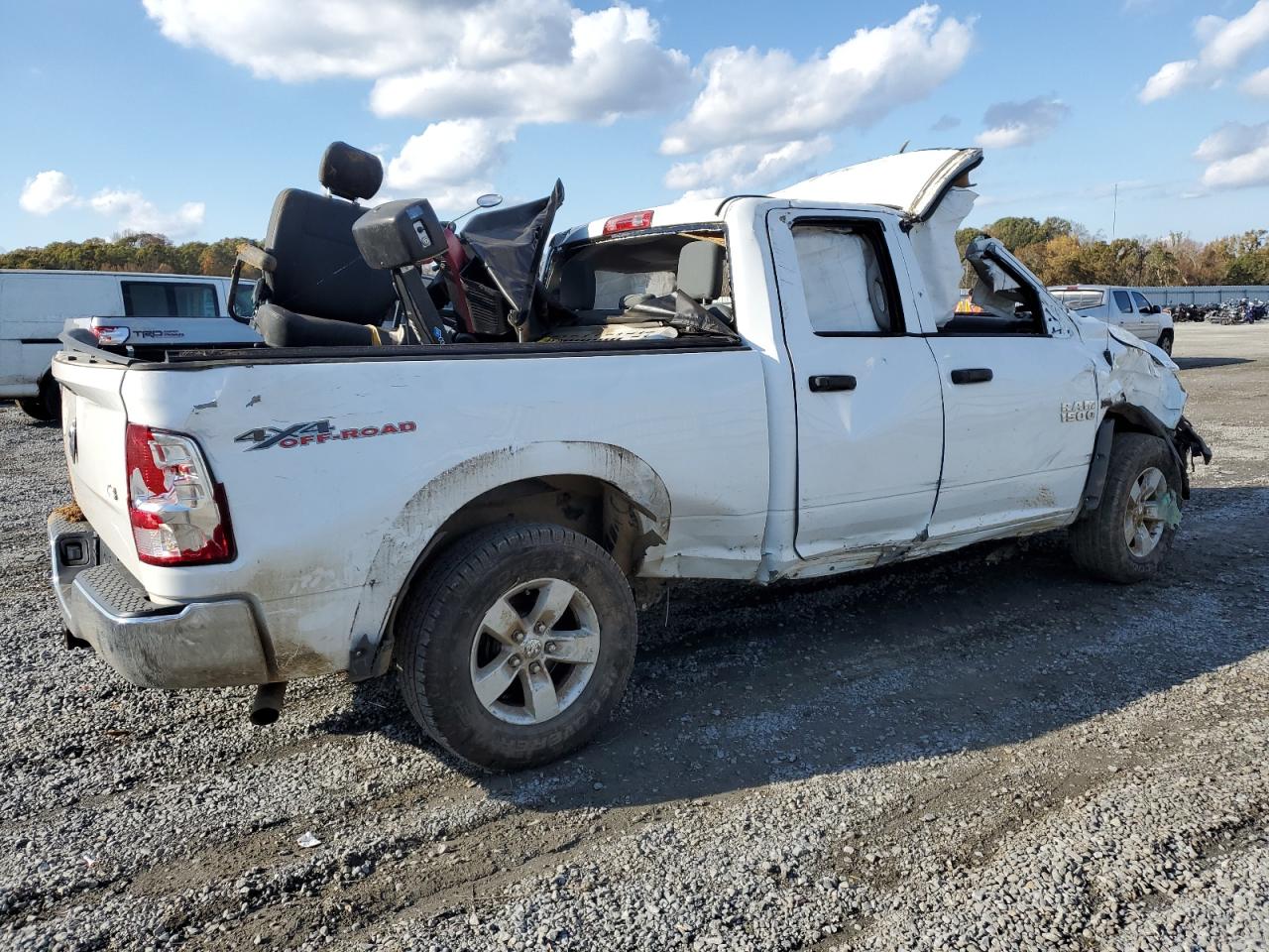 2016 RAM 1500 - Image 3