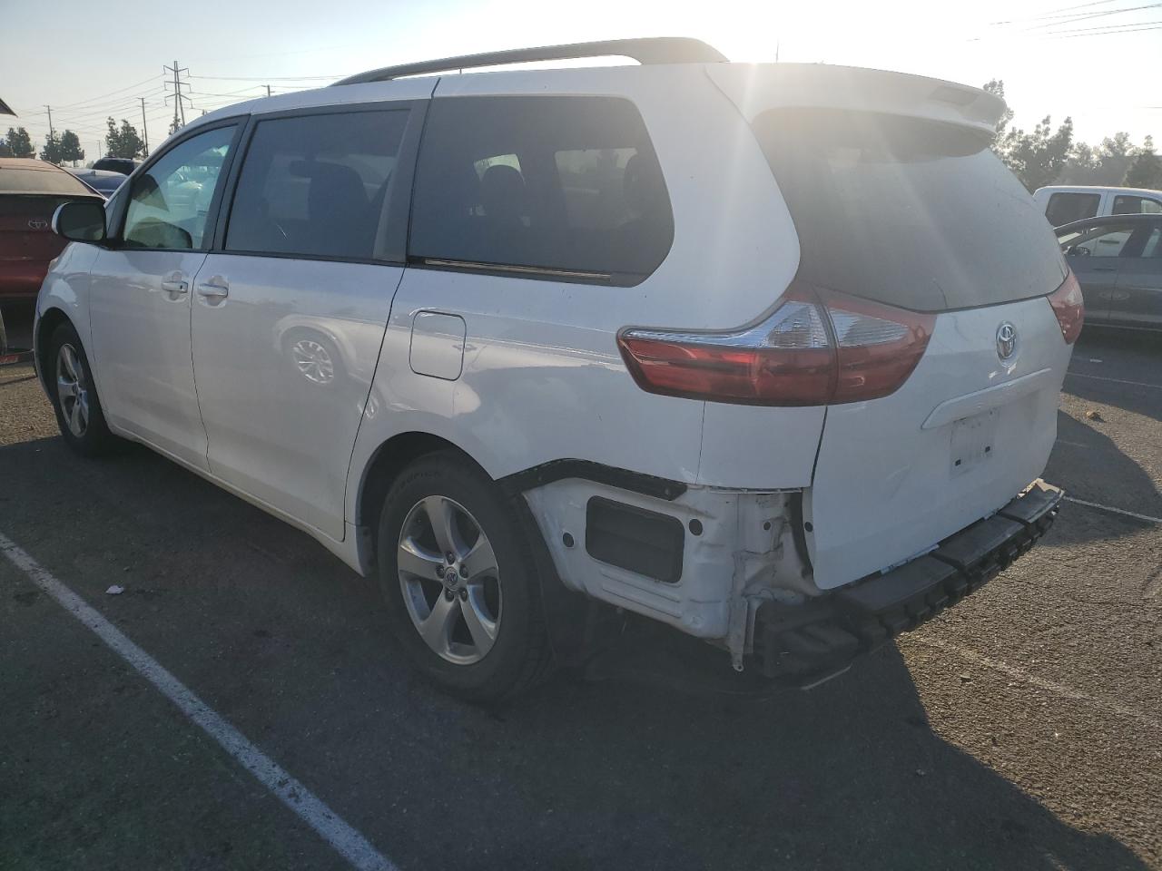 2015 Toyota Sienna - Image 2