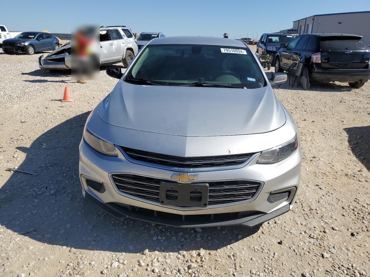 2017 Chevrolet Malibu - Image 5