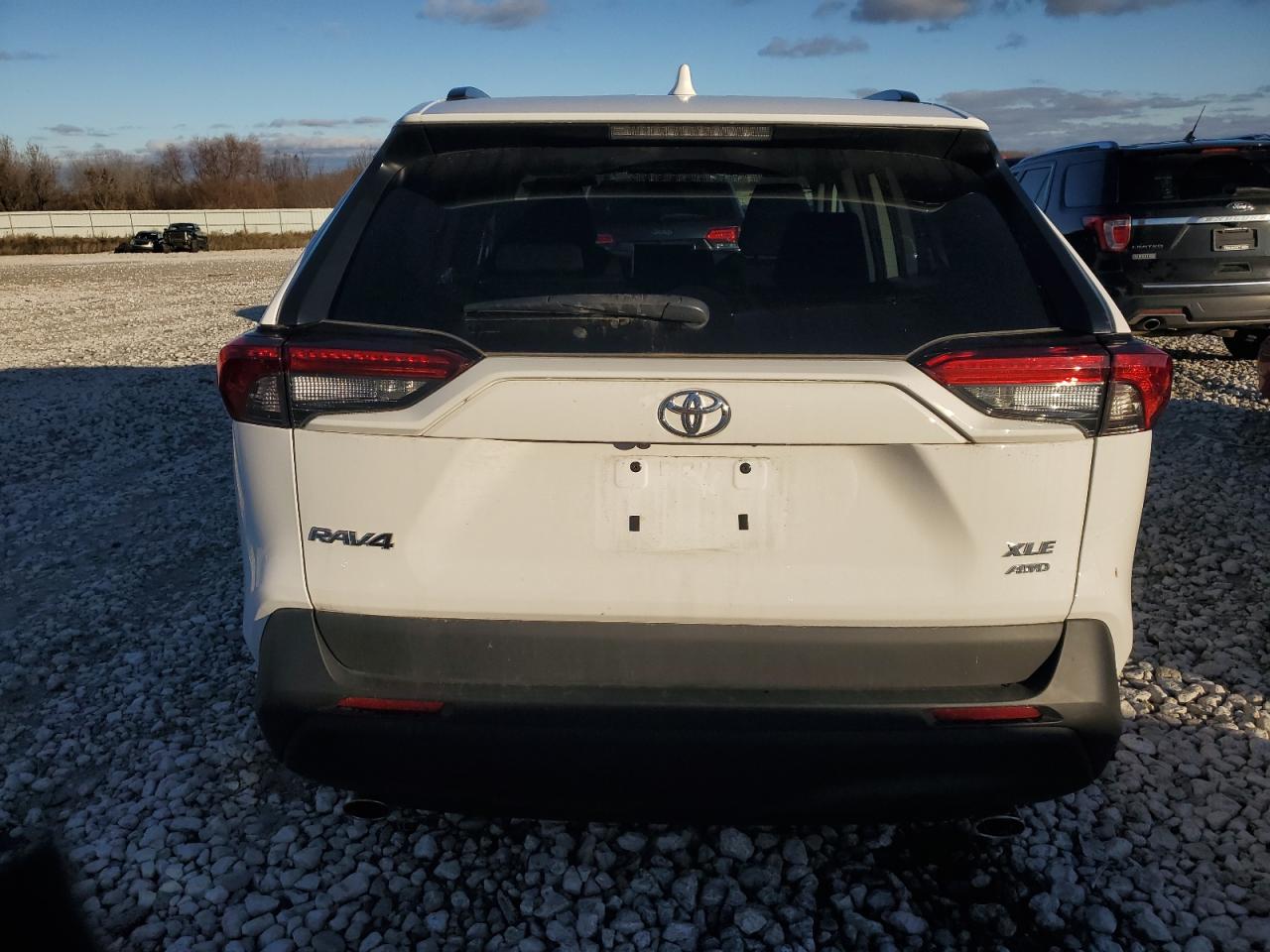2024 Toyota RAV 4 - Image 6