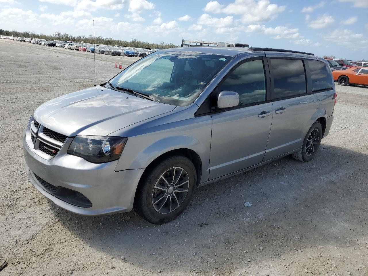 2018 Dodge Caravan - Image 1