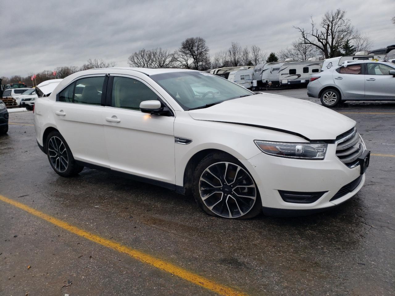 2017 Ford Taurus - Image 4