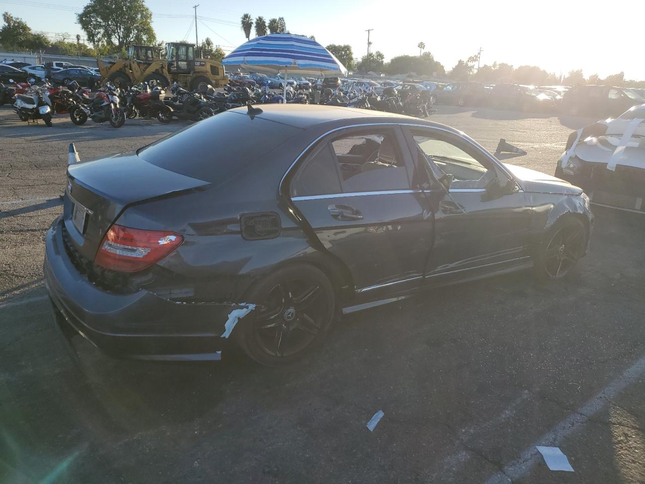 VIN WDDGF4HB9ER318556 2014 MERCEDES-BENZ C-CLASS no.3