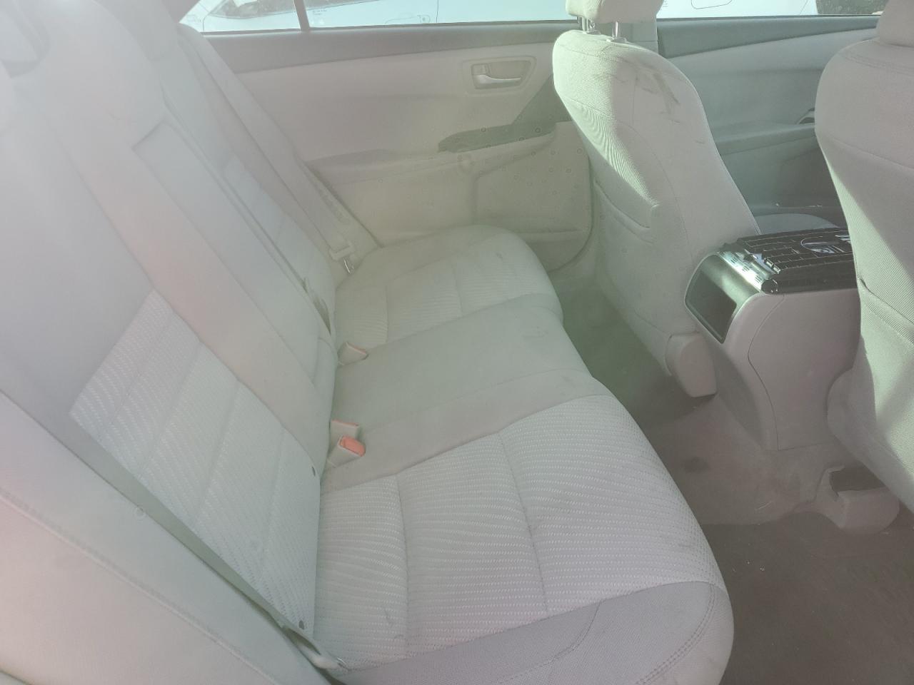 2015 Toyota Camry - Image 11