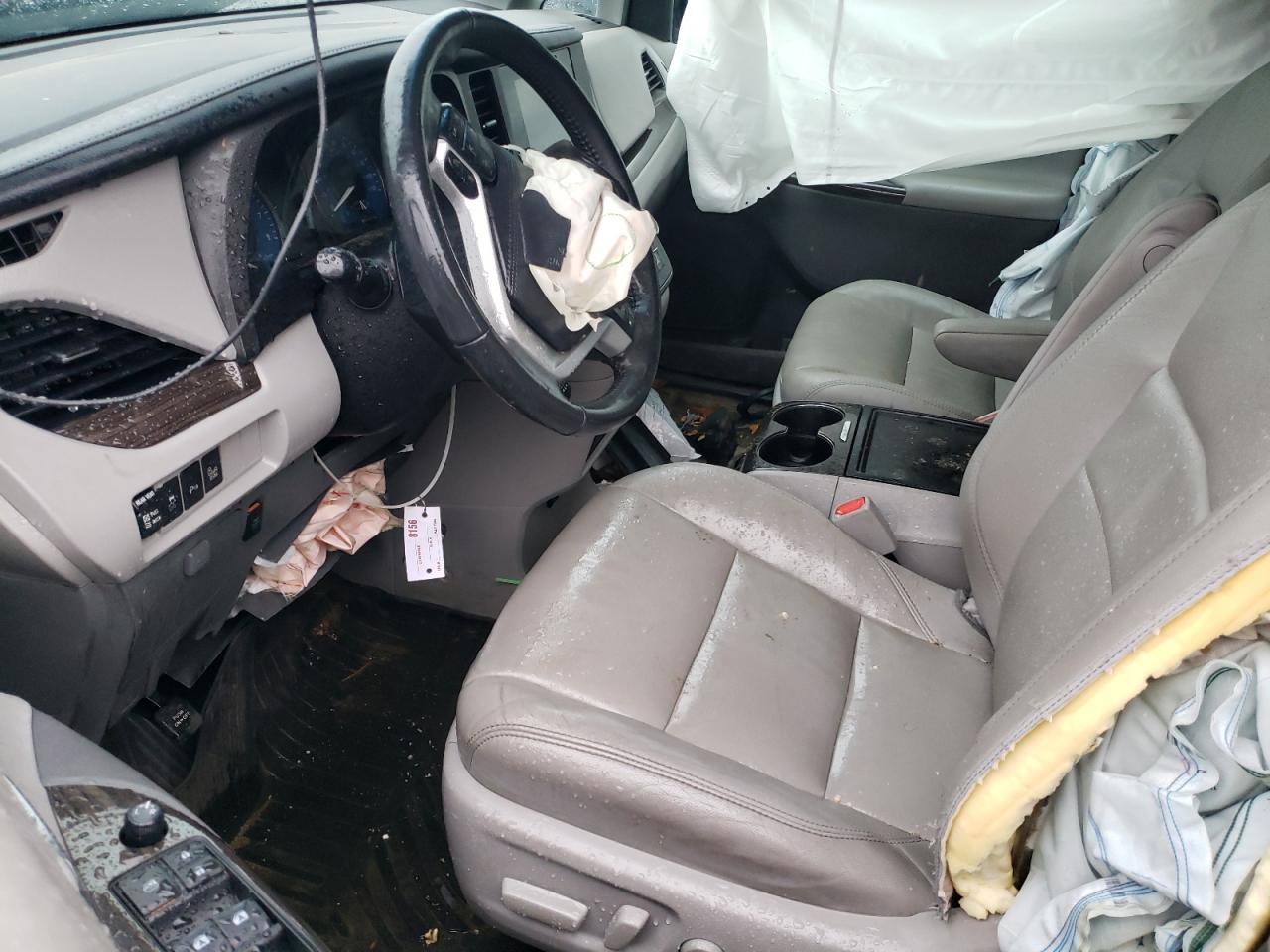 2017 Toyota Sienna - Image 7