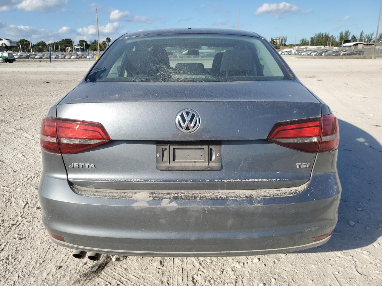 2017 Volkswagen Jetta - Image 6