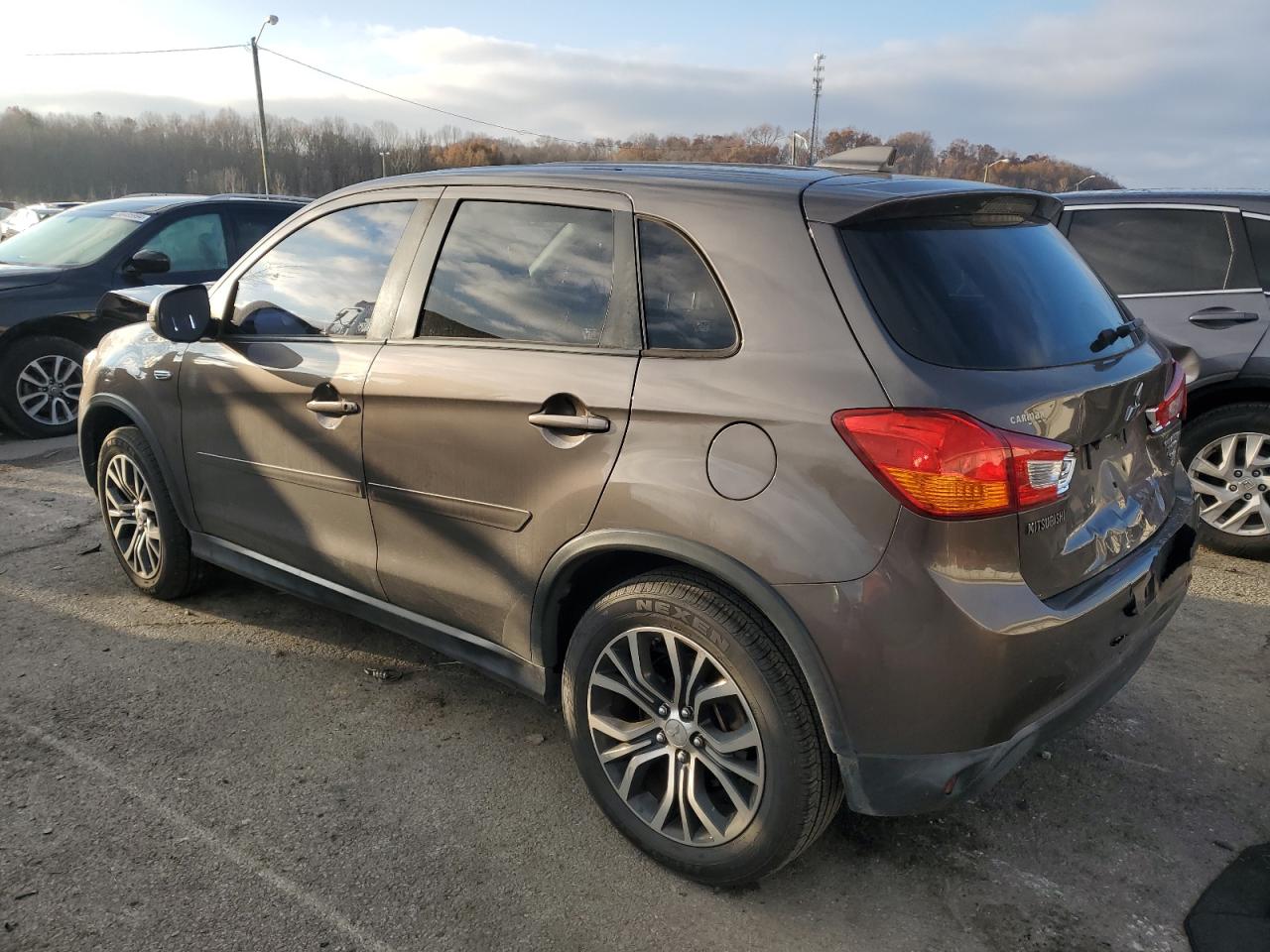 2017 Mitsubishi Outlander - Image 2