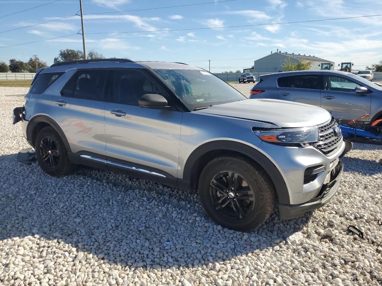 2022 Ford Explorer - Image 4
