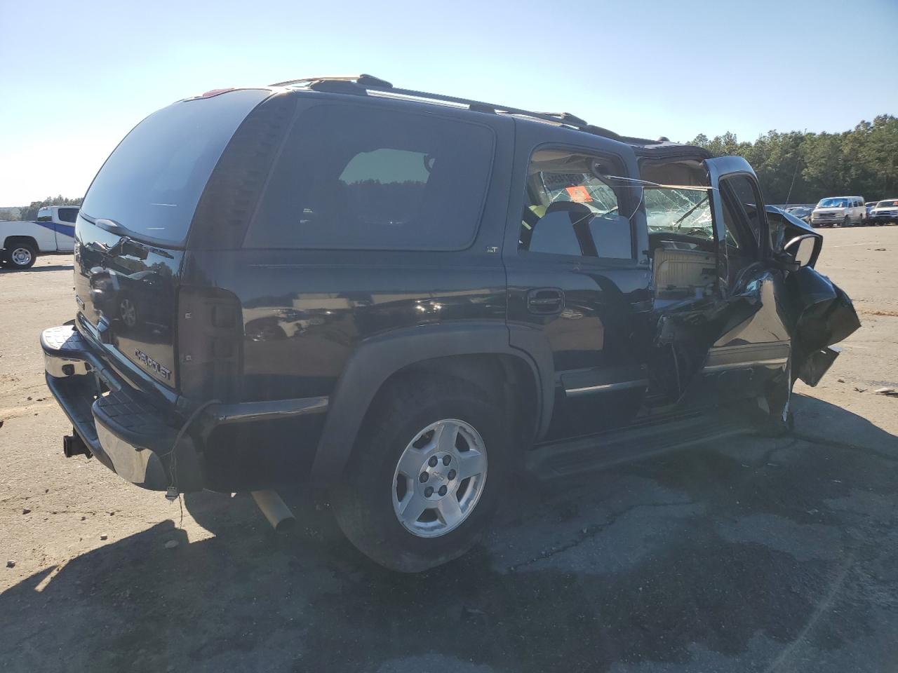 2004 Chevrolet Tahoe - Image 3