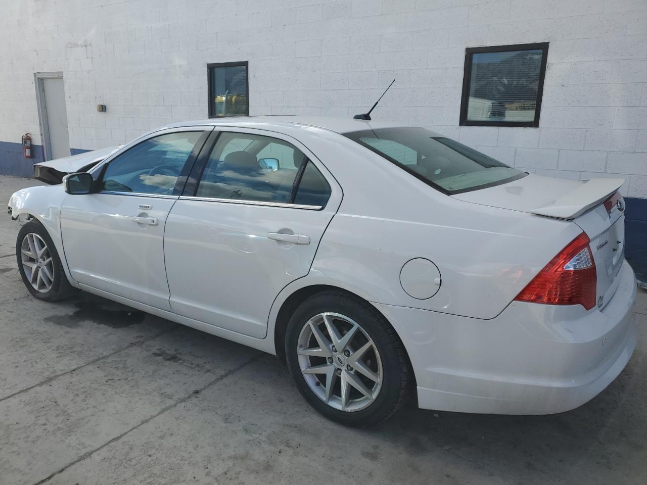 2010 Ford Fusion - Image 2