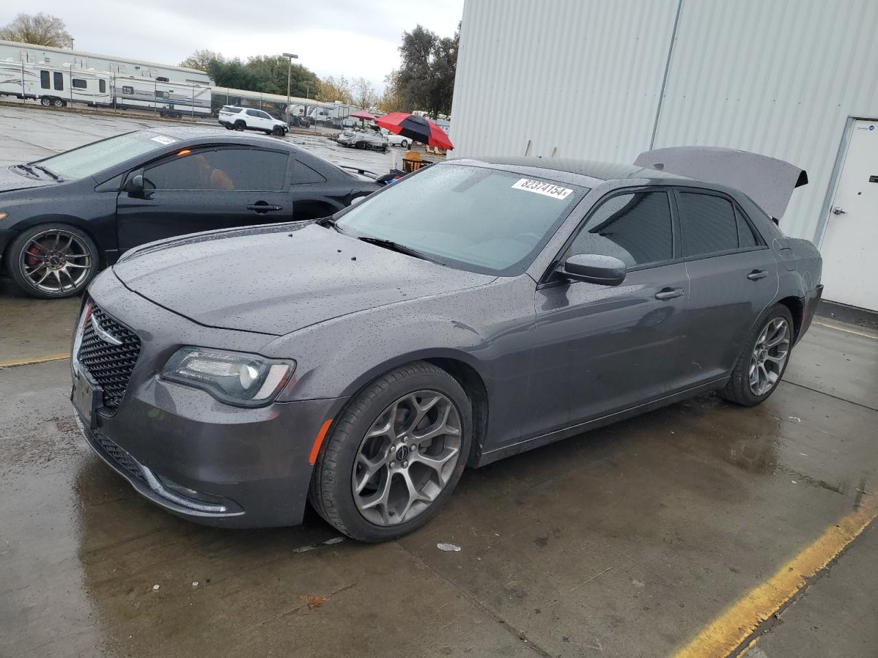 VIN 2C3CCABGXJH214208 2018 CHRYSLER 300 no.1