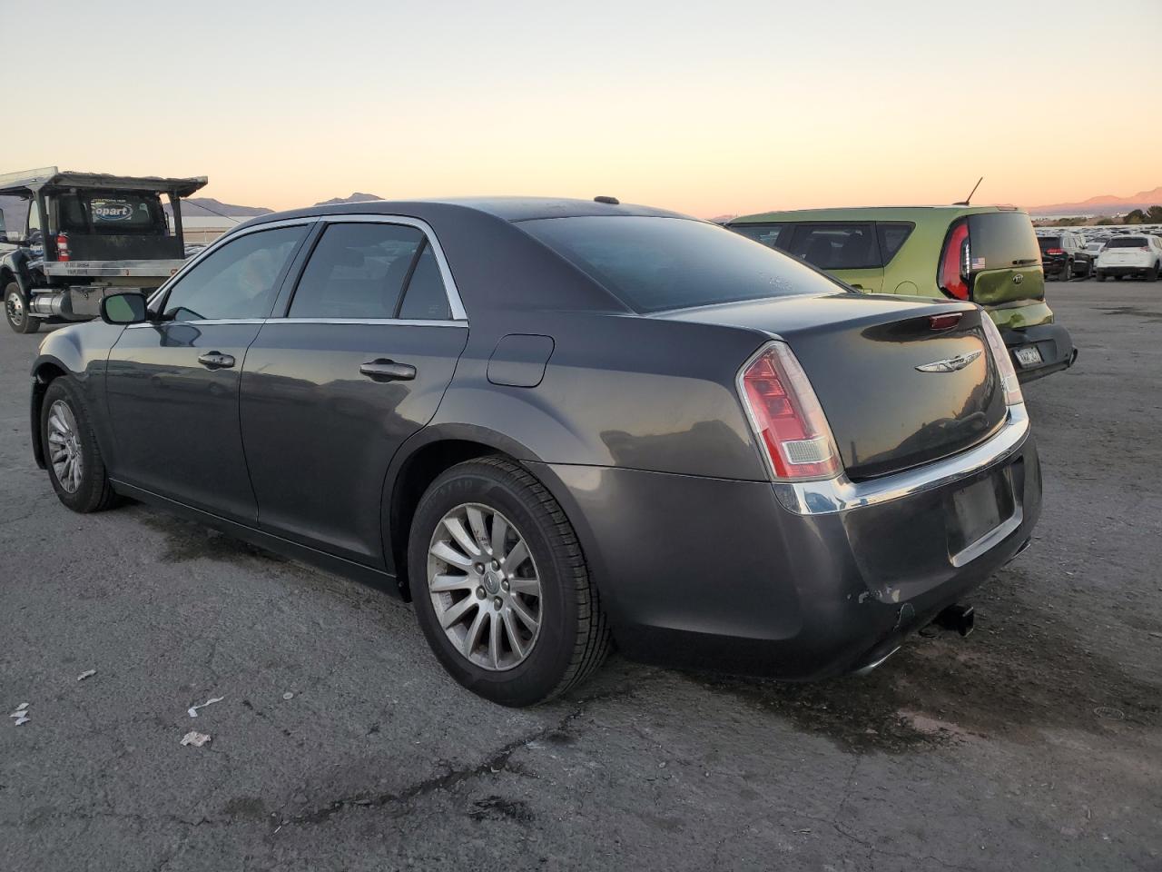 VIN 2C3CCAAG0DH572777 2013 CHRYSLER 300 no.2