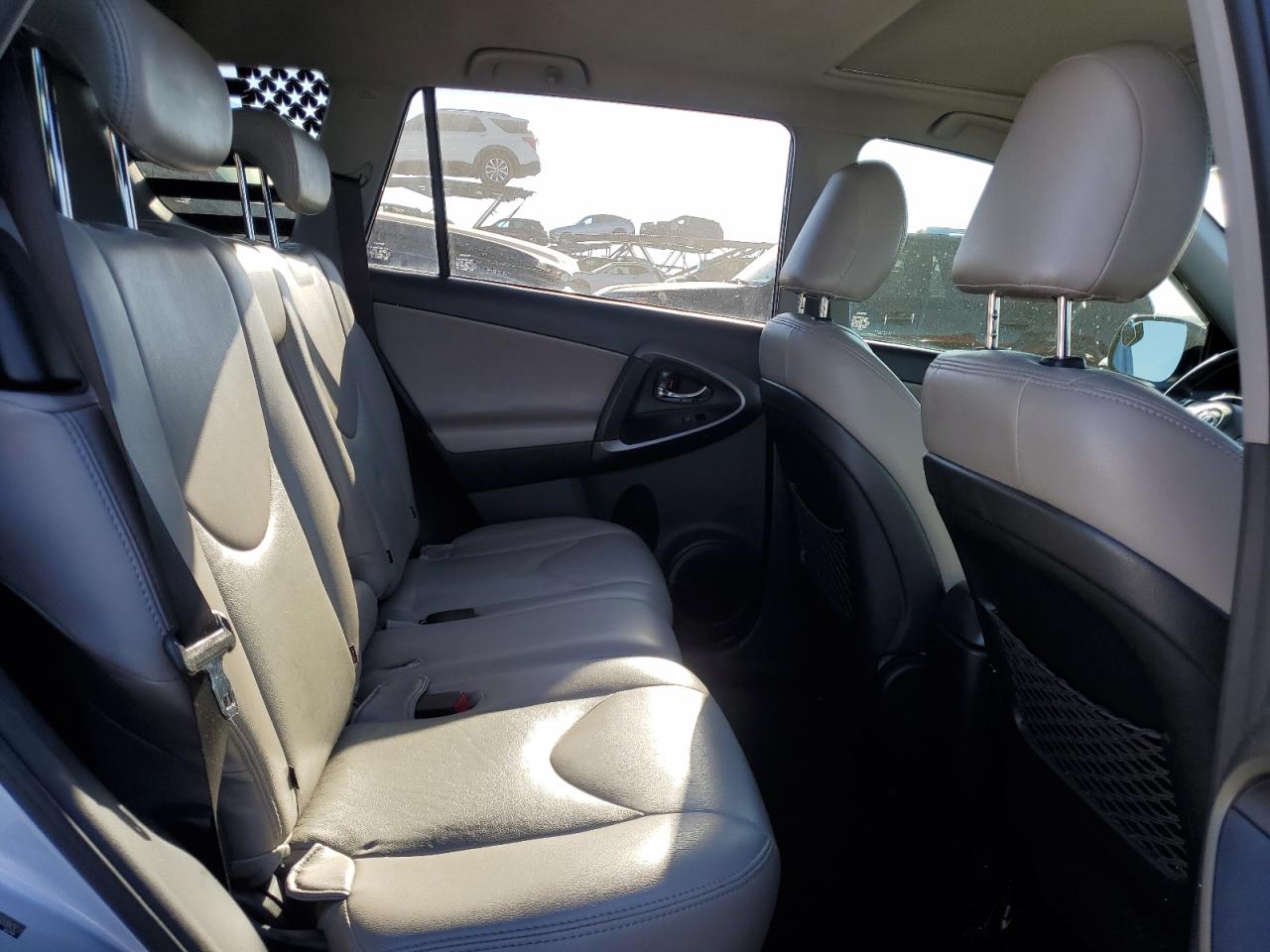 2011 Toyota RAV 4 - Image 12
