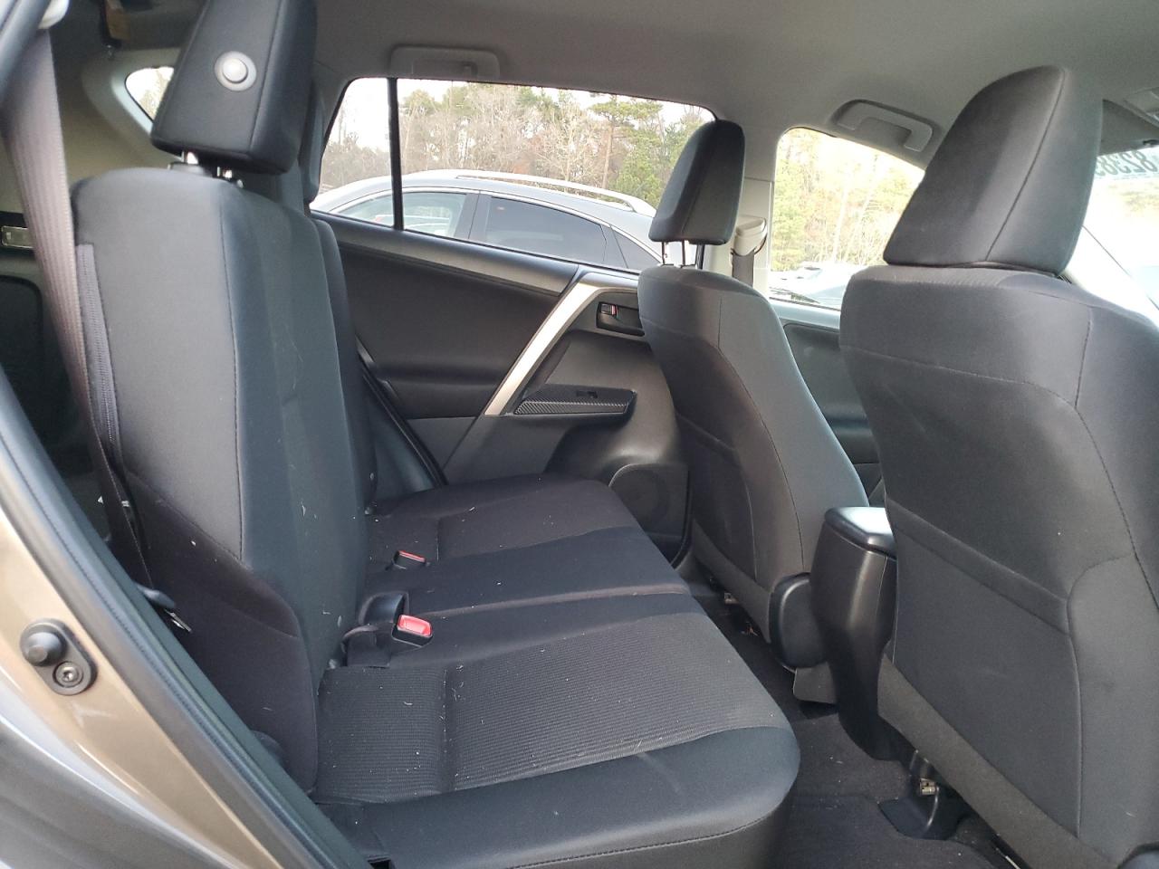 2015 Toyota RAV 4 - Image 11