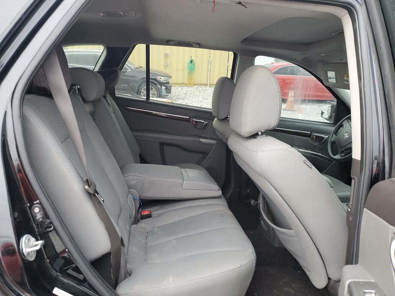 2010 Hyundai Santa Fe - Image 11